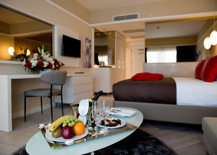 Akra Tui Blue Sensatori 费特希耶