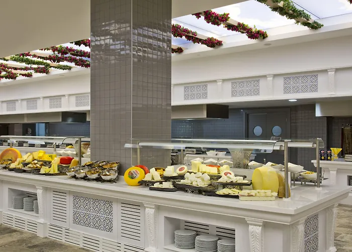 Akra Tui Blue Sensatori Otel 5*