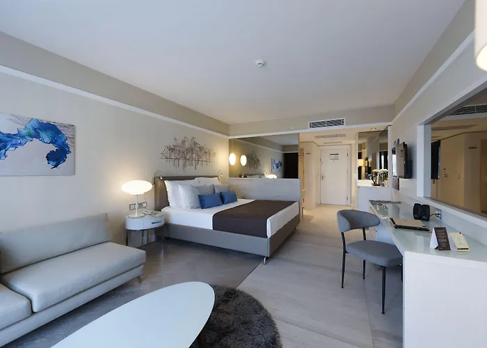 Akra Tui Blue Sensatori Φετιγιέ